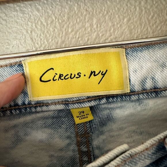 NWT Circus NY High Rise Slim Straight Bleached Denim Jeans Size 29 - Picture 3 of 6